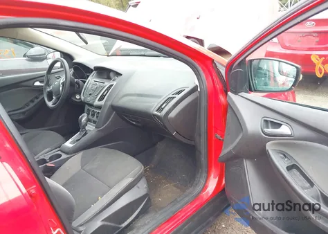 2014 Ford Focus Se z USA, uszkodzony, nr VIN 1FADP3F28EL217511